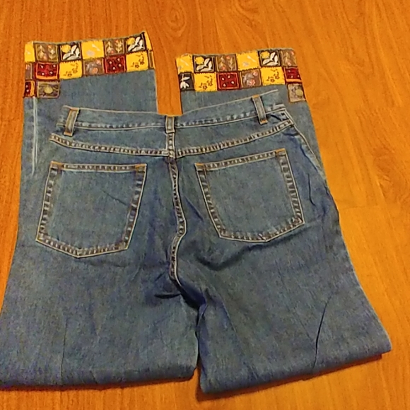 Jeans - Picture 2 of 3